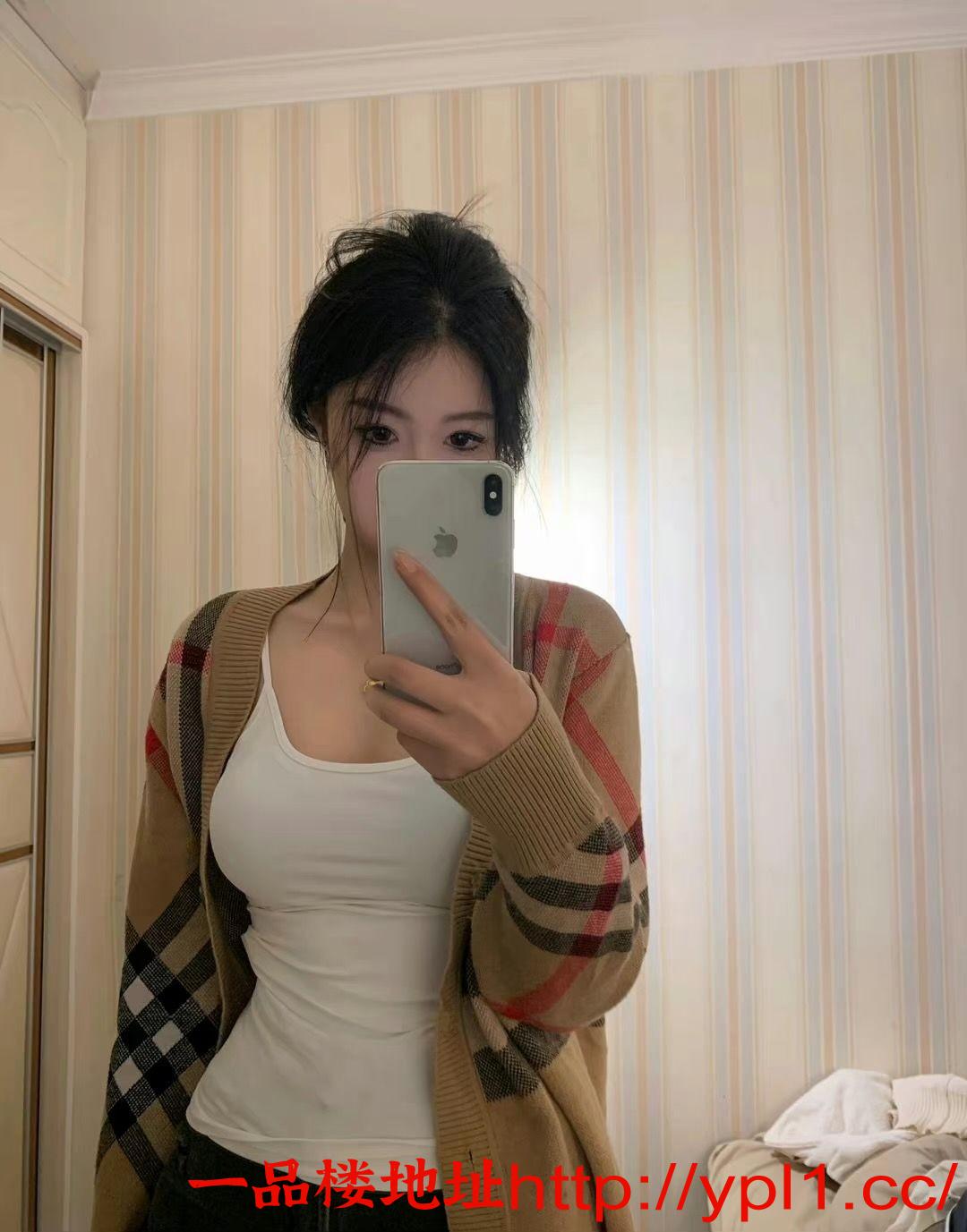2355926892.jpeg